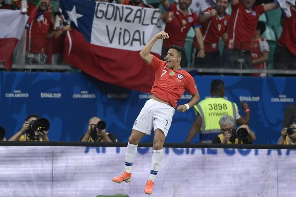 Alexis Sanchez celebrating