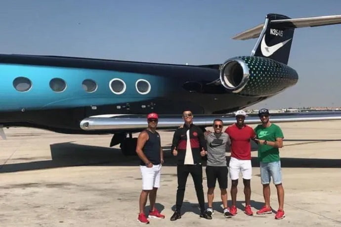 Check out how Cristiano Ronaldo travels around the world | A look into his private jet, the Gulfstream G650
