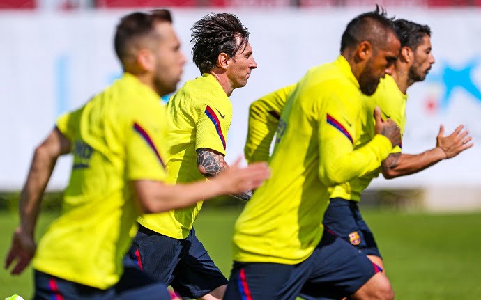 Barcelona players have started group training