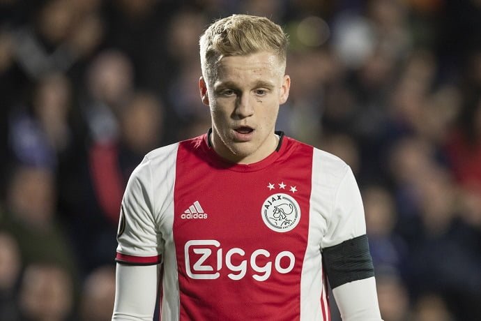 Manchester United are looking to hijack Van de Beek deal