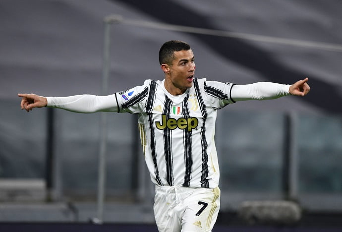 Juventus impress to move within a point of top spot