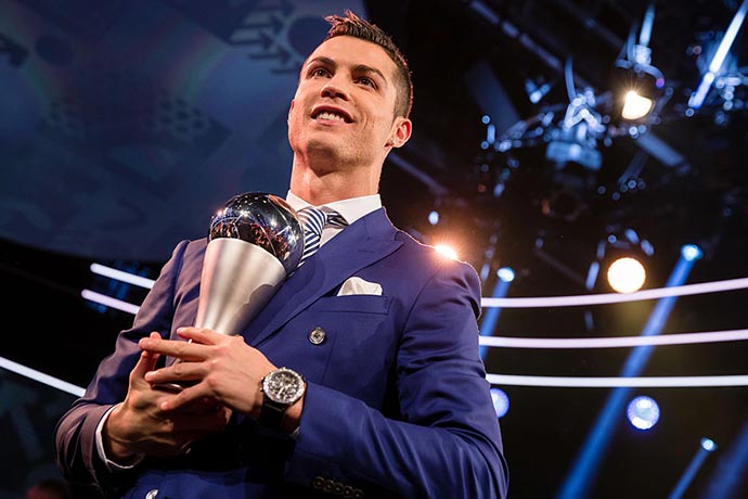 Ronaldo leads fan votes for Player of the Century award