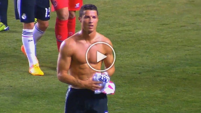Video: Cristiano Ronaldo 2014/15: Top 33 Splendid Skill Moves