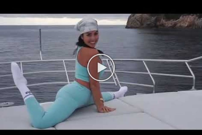 Video: Georgina Rodriguez Blue Yoga AMAZING
