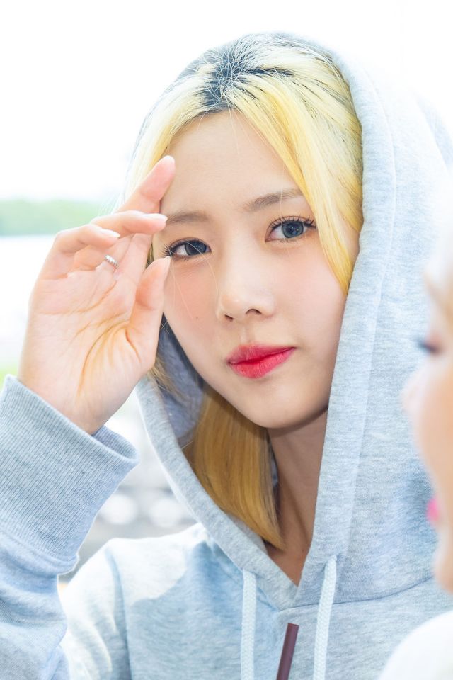 Dreamcatcher Yoohyeon "Full of Beauty"