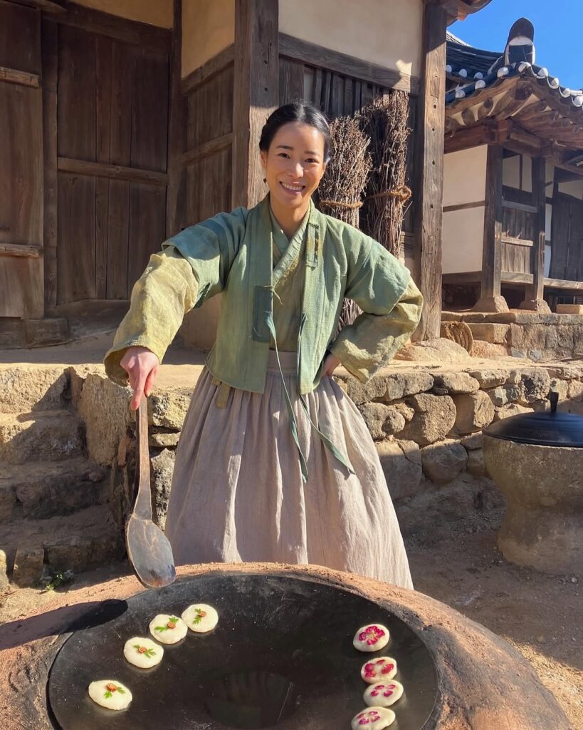 Lim ji yeon bts scene from The Tale of Lady of Ok