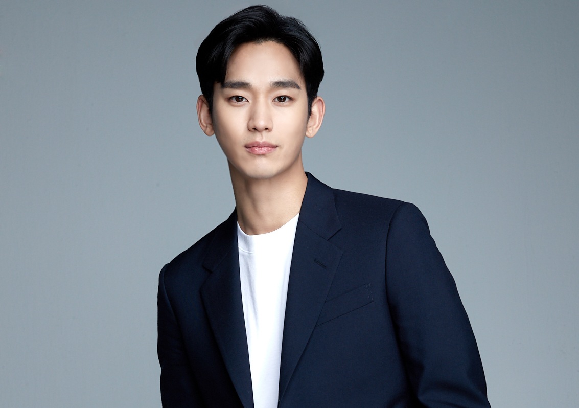 Netizens React to Garosero’s Threat to Release More Photos and a Video of Kim Soo Hyun