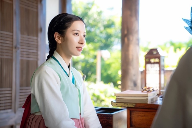 Kim Ji Yeon - Bona in The Haunted Palace