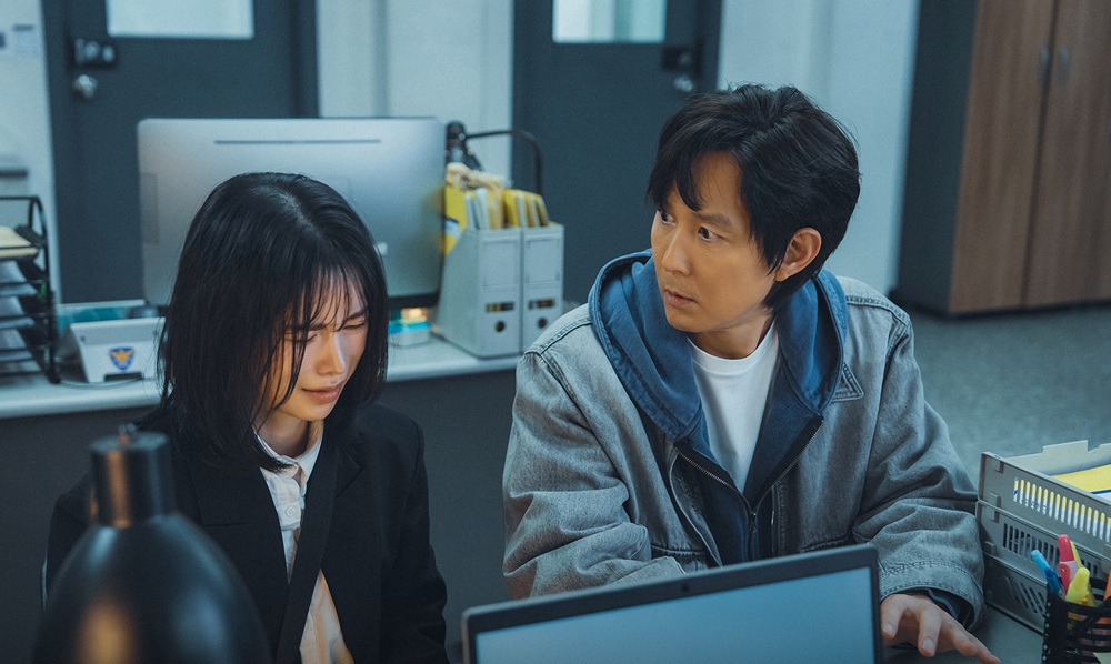 Star Meets Reporter in Chaos: “Nice to Not Meet You” Stills Promise Laughter and Sparks